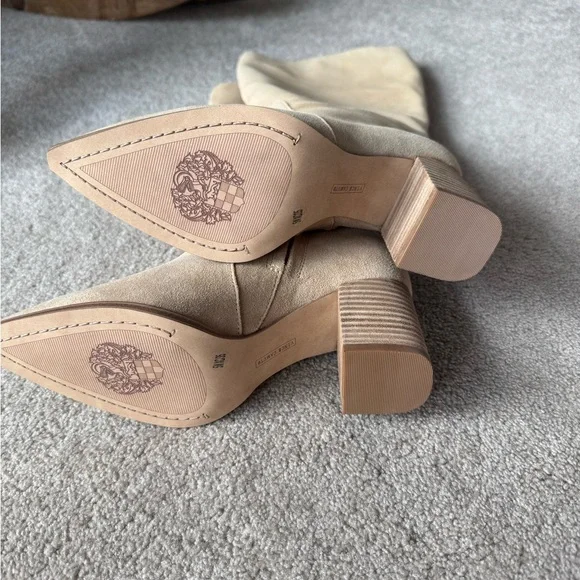 Elegant Tan Knee-High Women's Boots - Picture 2 of 3